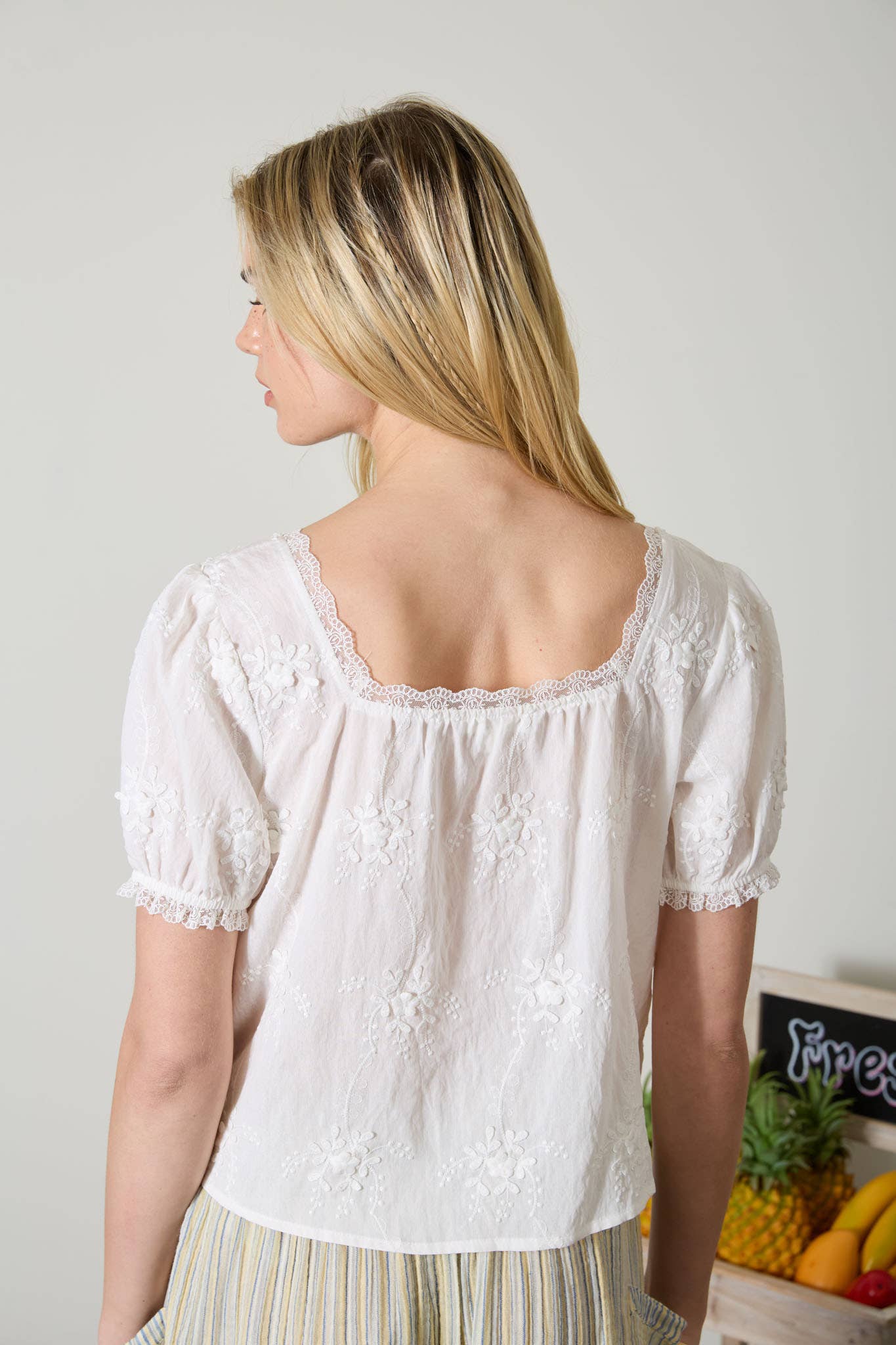 FLORAL EMB LACE TRIM PUFF SLEEVE